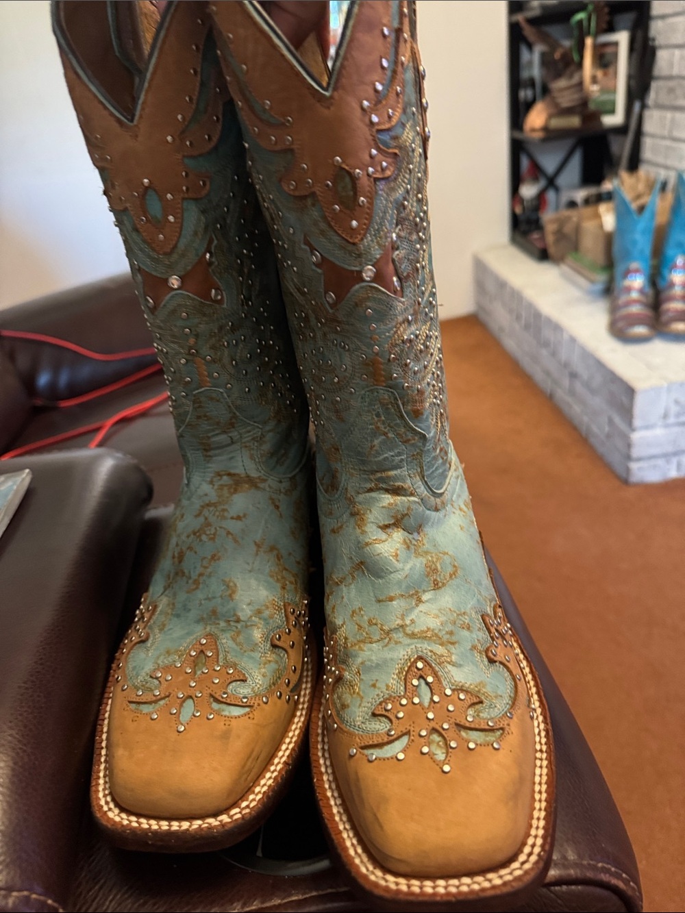 Women’s Turquoise and Tan Embellished  Western Boots - Picture 4 of 6
